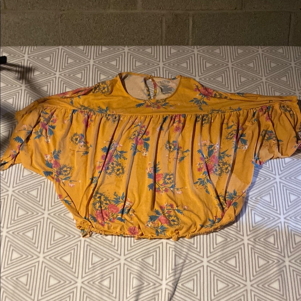 Time and Tru Yellow Ruffled Puff‎ Sleeve Blouse